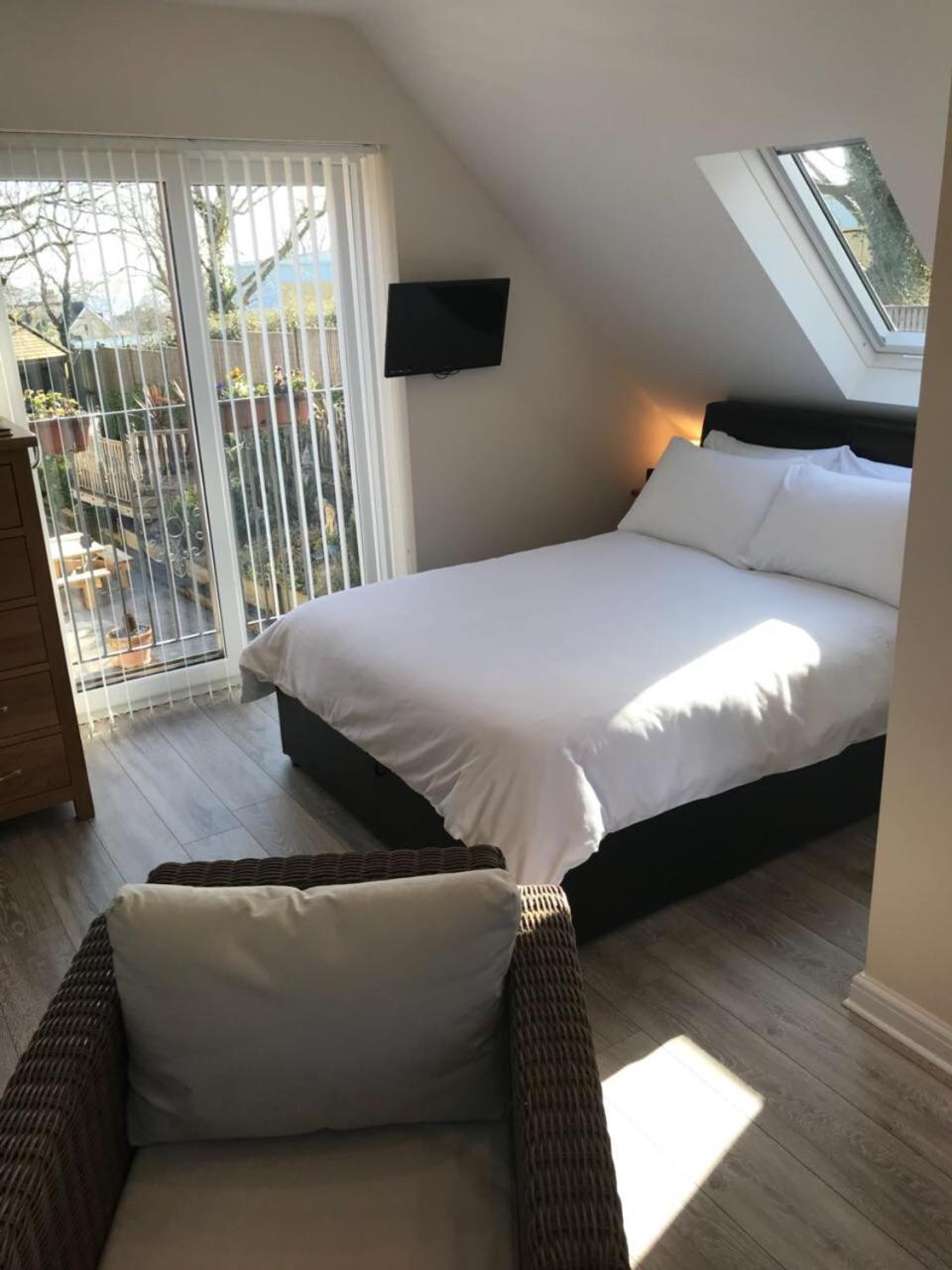 The Firs - Englefield Studio Bed and Breakfast Douglas Exteriör bild